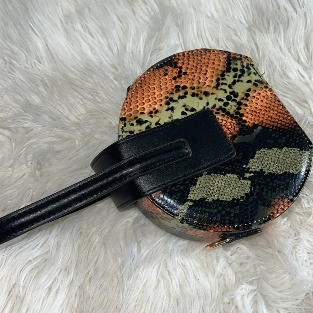 Beautiful colorful Shape box purse - Picture 3 of 4